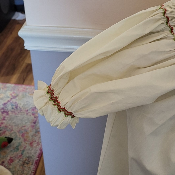 SMOCKED LITTLE GIRL'S DRESS - Picture 2 of 5